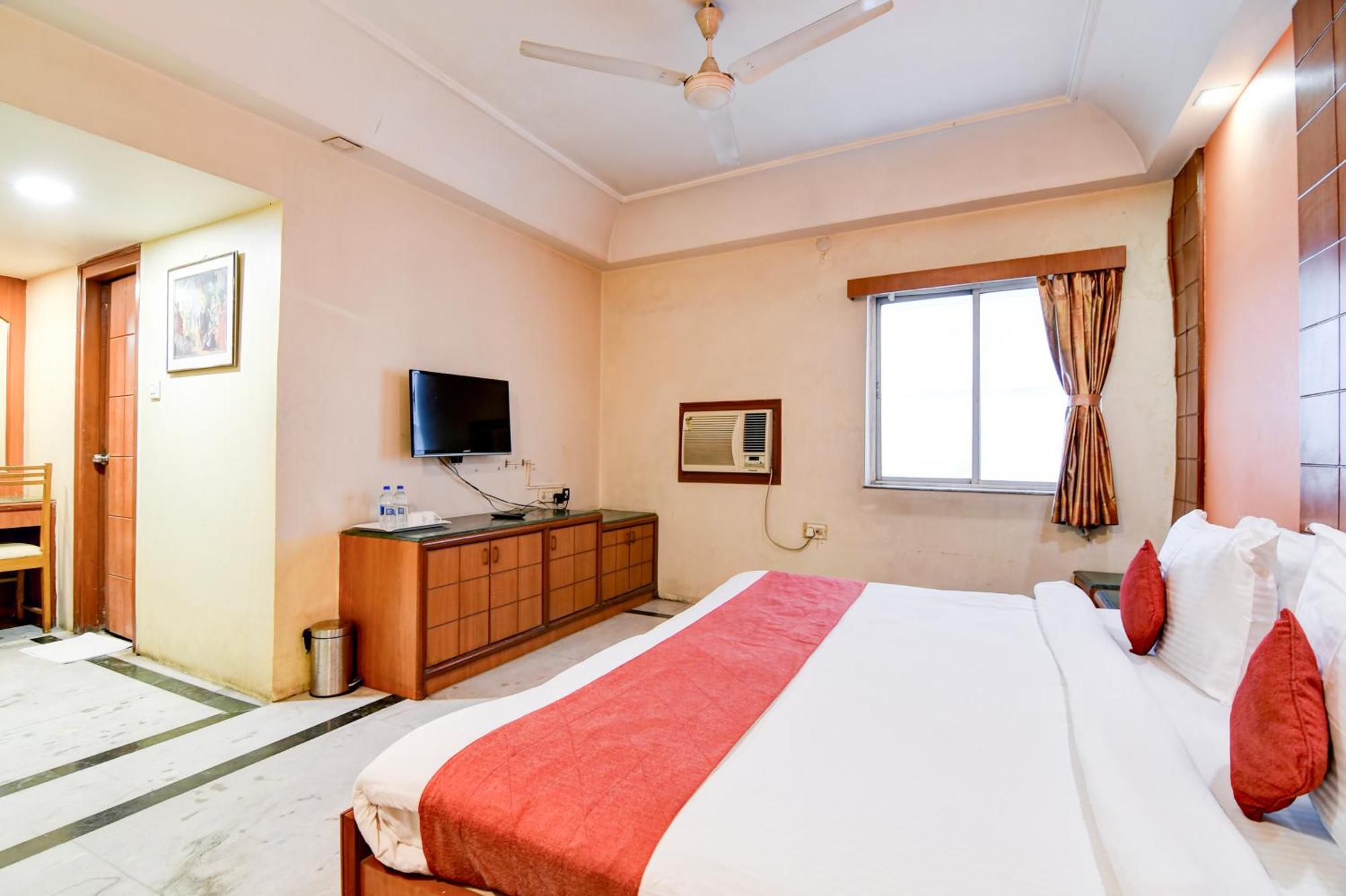 Hotel King'S Crown Kolkata Exterior photo