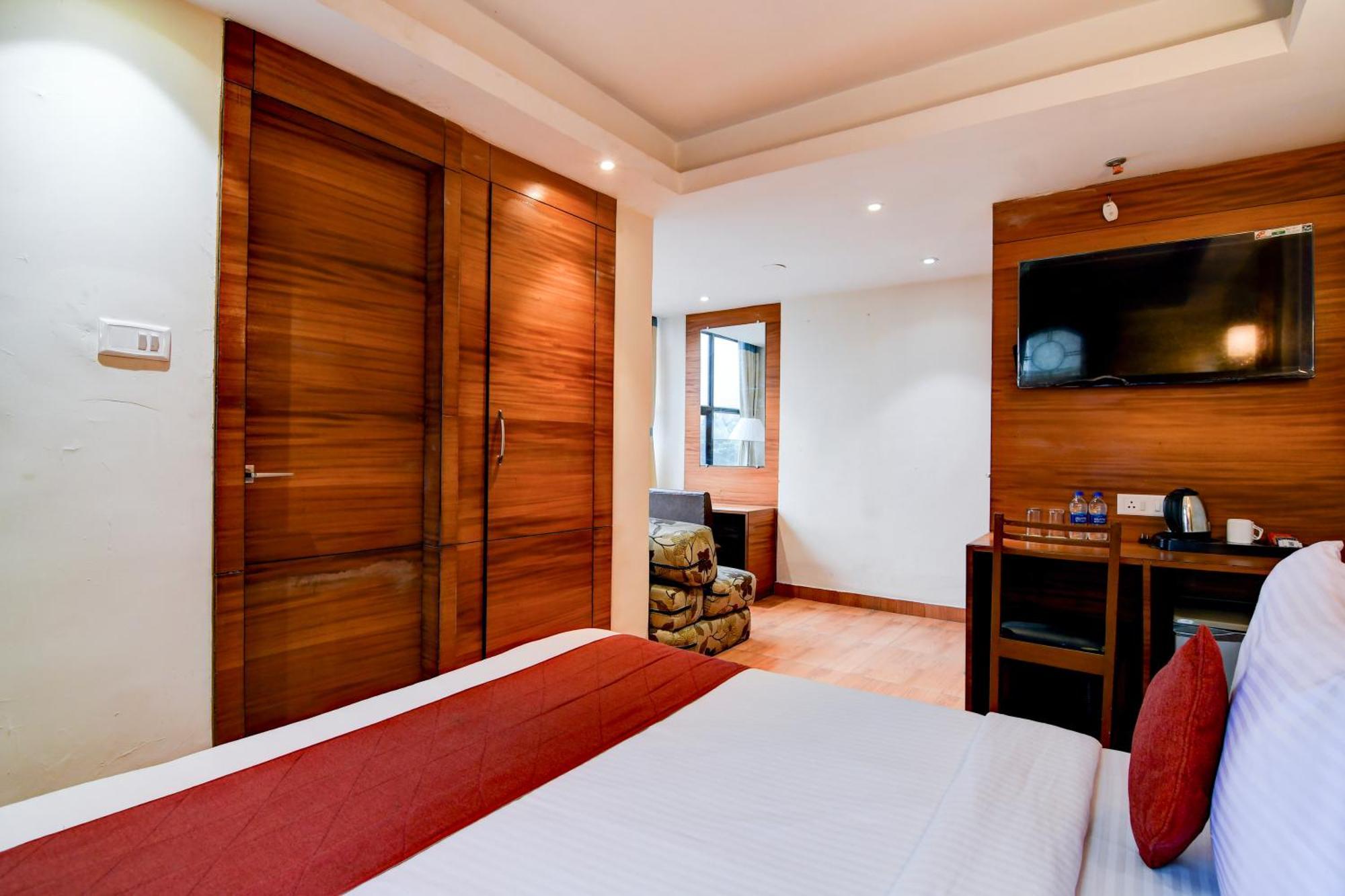 Hotel King'S Crown Kolkata Exterior photo